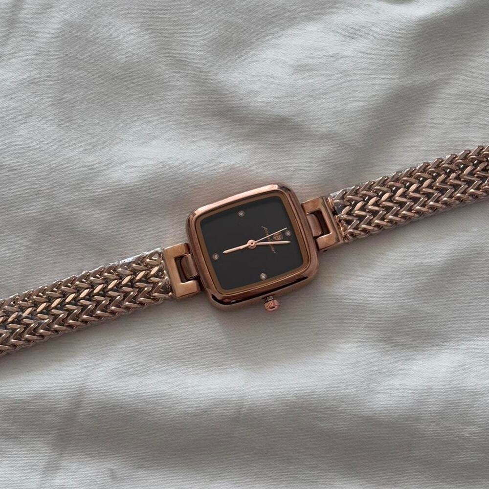 Women’s Rose Gold Square Watch Black Dial Luxury Mesh Band Elegant Waterproof - Picture 4 of 5